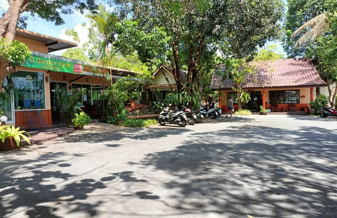 Baan Suan Villas Resort-1